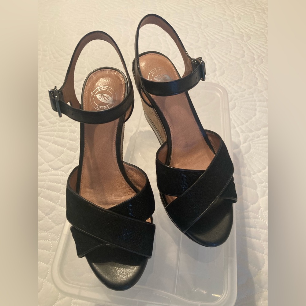 Nurture black wedge sandals 8M